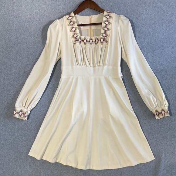 Vintage 70s Cream Embroidered Square Neck Mini Dress Long Sleeve Boho Style 5600 - Picture 2 of 16